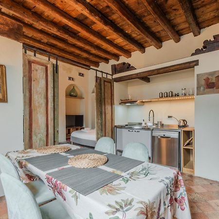 Apartmán Porta Garibaldi Antique Charm Milán Exteriér fotografie